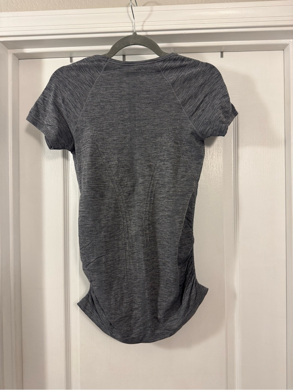 Athleta Ruched Heather Grey Short-Sleeve Performance Tee - Picture 7 of 8
